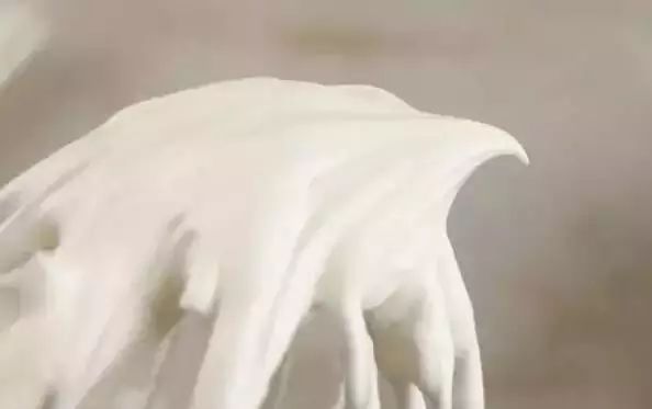 奶油怎么快速打发（奶油怎么打比较好吃）-11