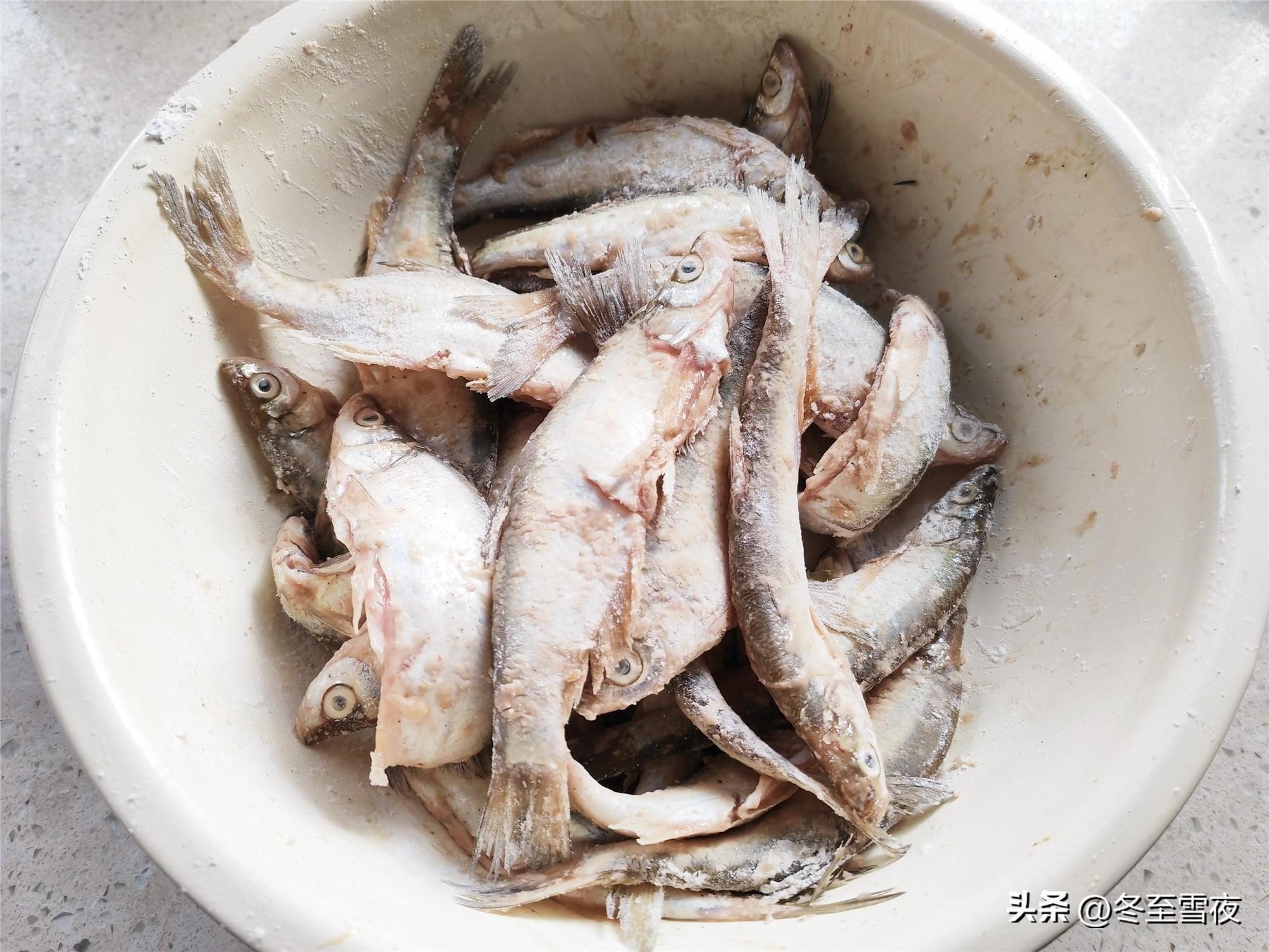 油炸小鱼儿怎么样又酥又脆_小鱼汤的做法家常做法-8