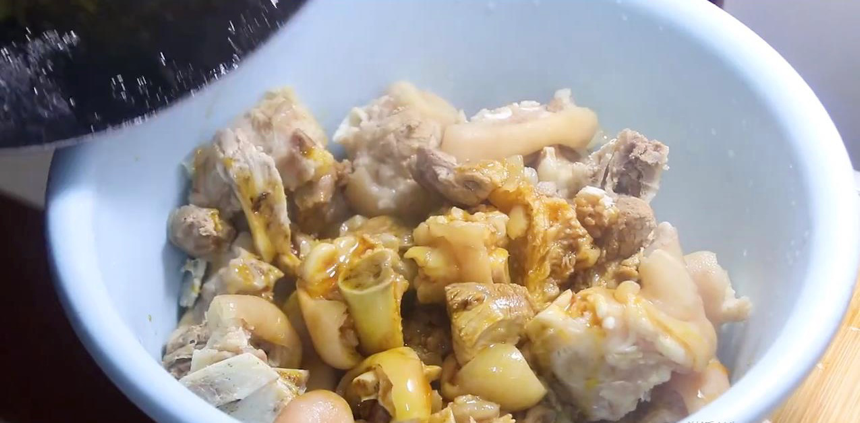 怎样做猪蹄好吃家庭做法（猪蹄炖黄豆怎么做）-6