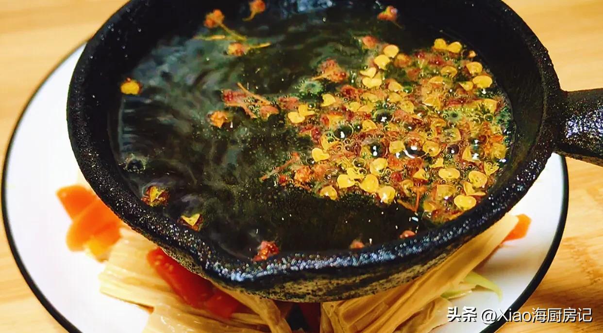 凉拌芹菜腐竹的做法家常简单「达人分享」-8