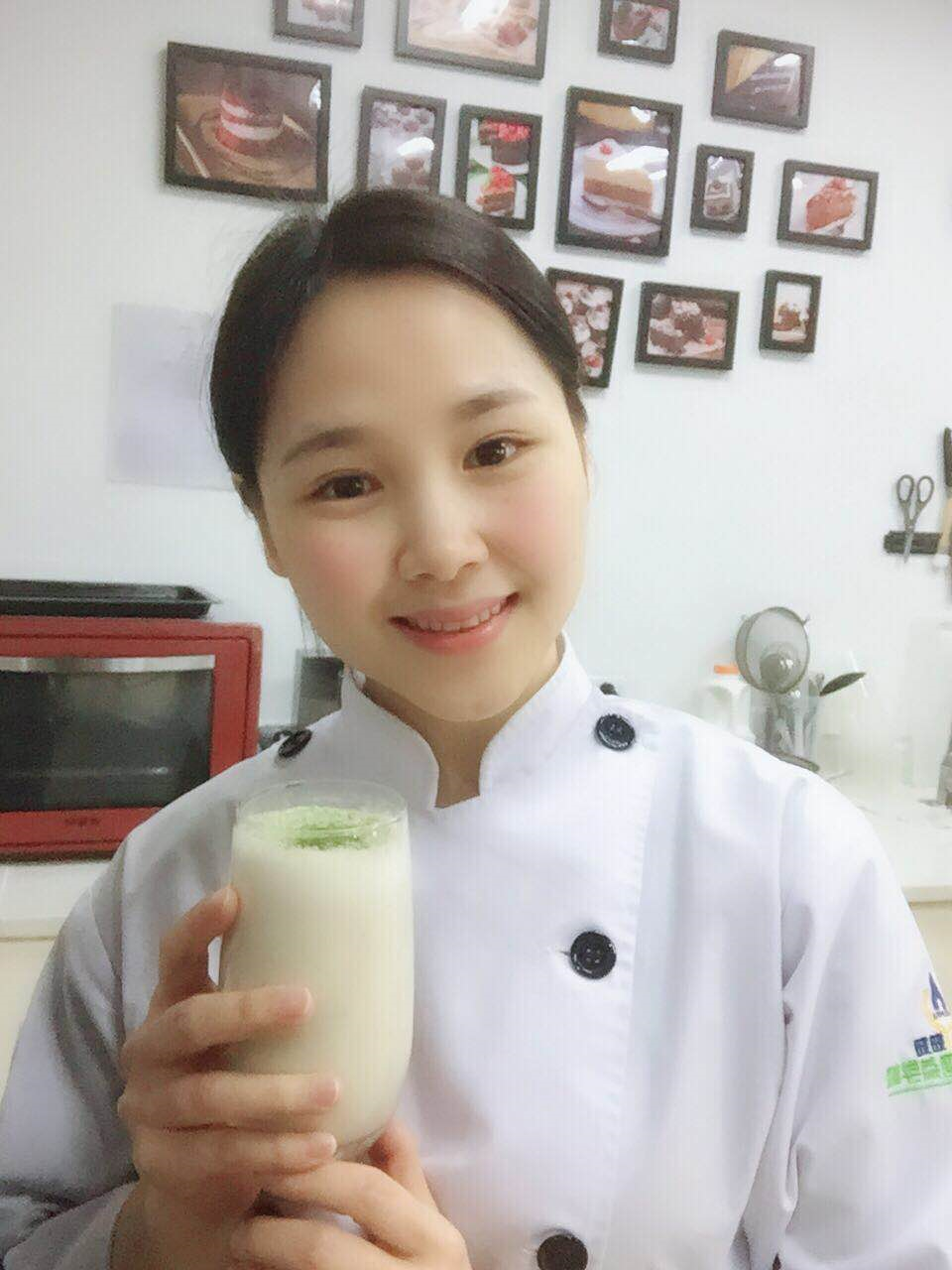 香蕉奶昔的材料和做法（香蕉奶昔可以用热牛奶吗）-7