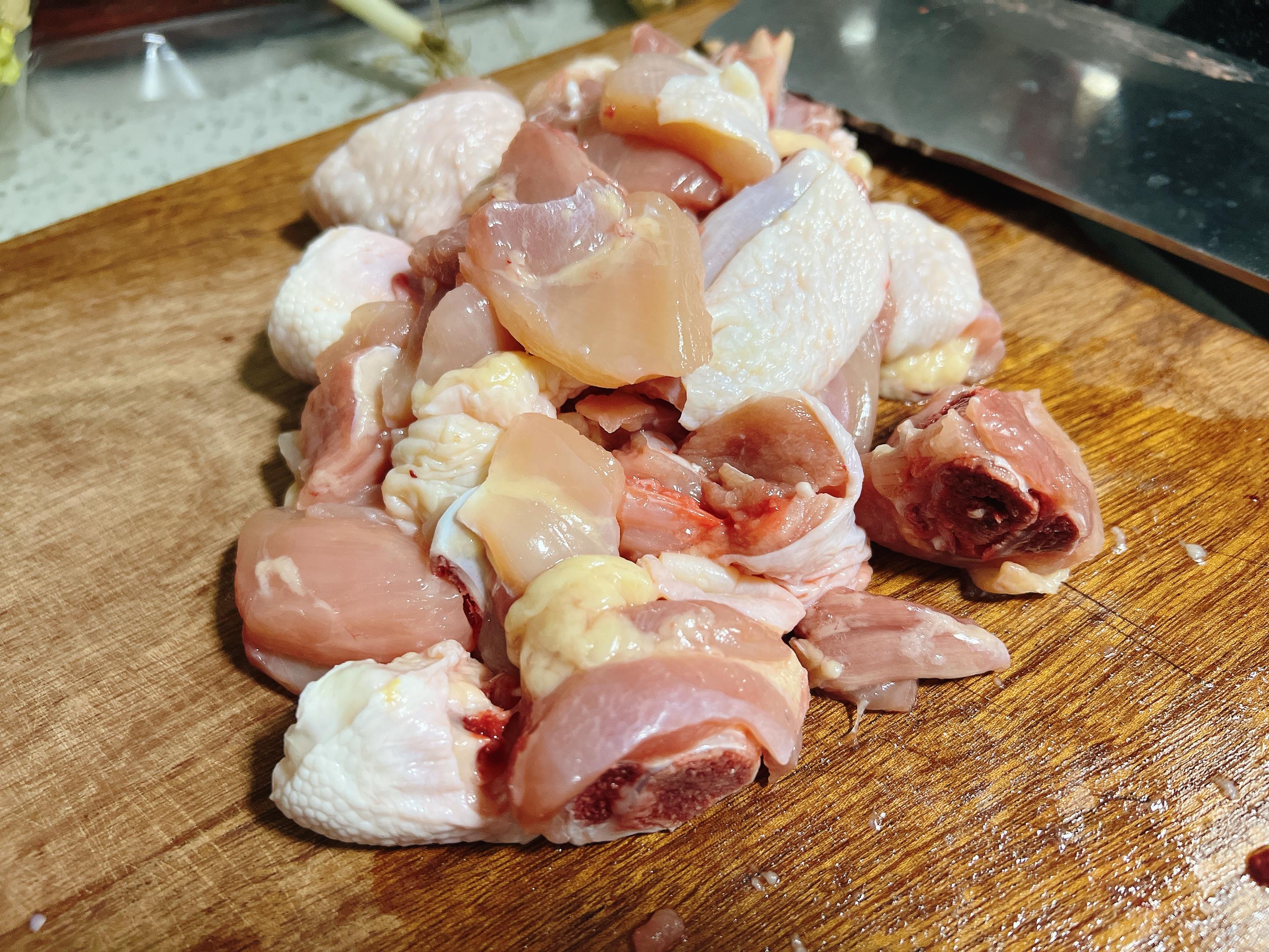 鸡肉怎么烧好吃又简单（鸡肉怎么烧才嫩不柴）-5