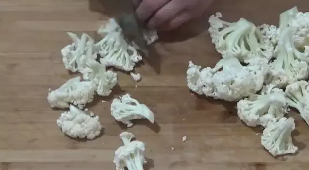 怎样做花菜好吃又简单（花菜怎么做最好吃）-2