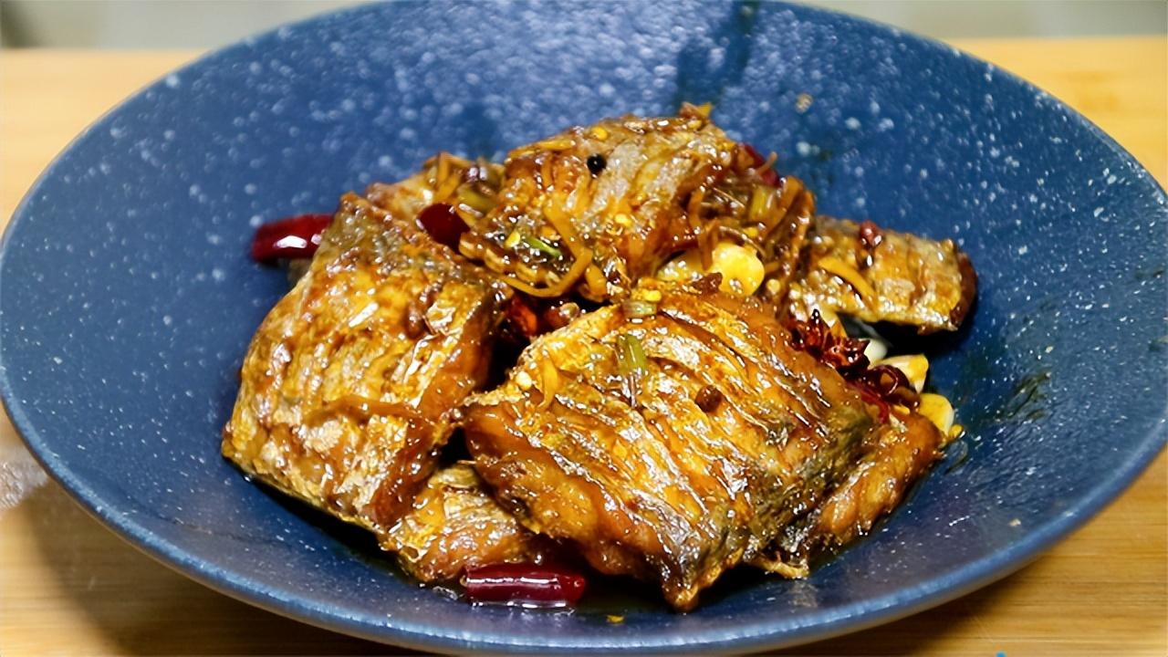 大厨教你红烧带鱼（如何红烧带鱼简单做法）-1