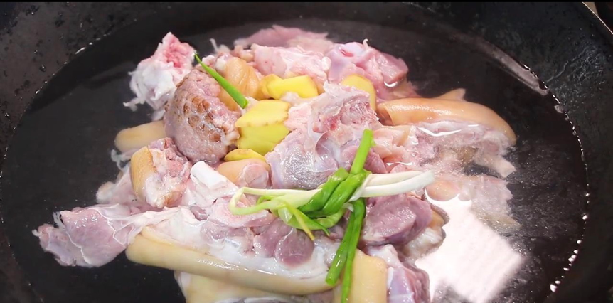 怎样做猪蹄好吃家庭做法（猪蹄炖黄豆怎么做）-3