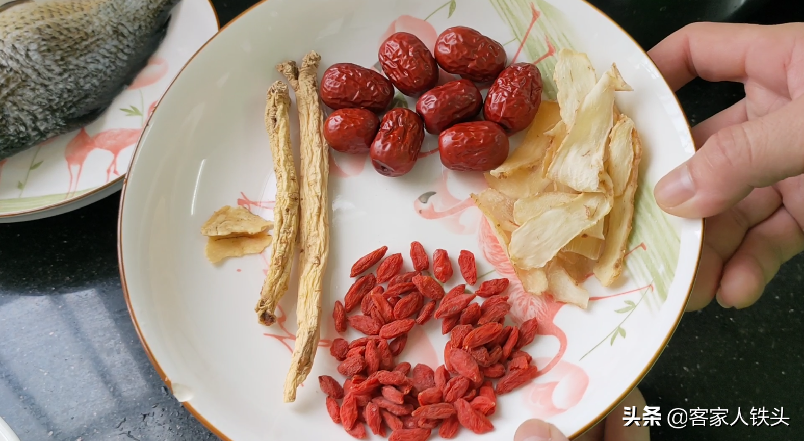 羊肉汤锅的做法及配料（羊肉怎么煲汤有营养）-5