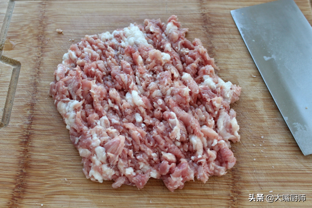 肉丸子怎么做松软好吃 做肉丸子需要放什么调料-4