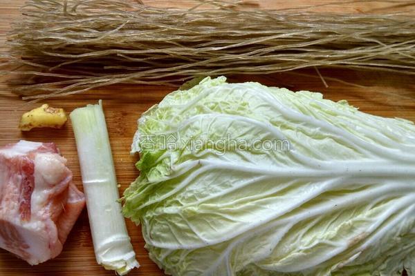 白菜猪肉炖粉条的家常做法 东北猪肉炖粉条白菜怎么做？-2