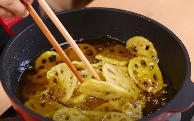 炸藕片怎么做酥脆好吃（莲藕怎么炒好吃又简单）-5