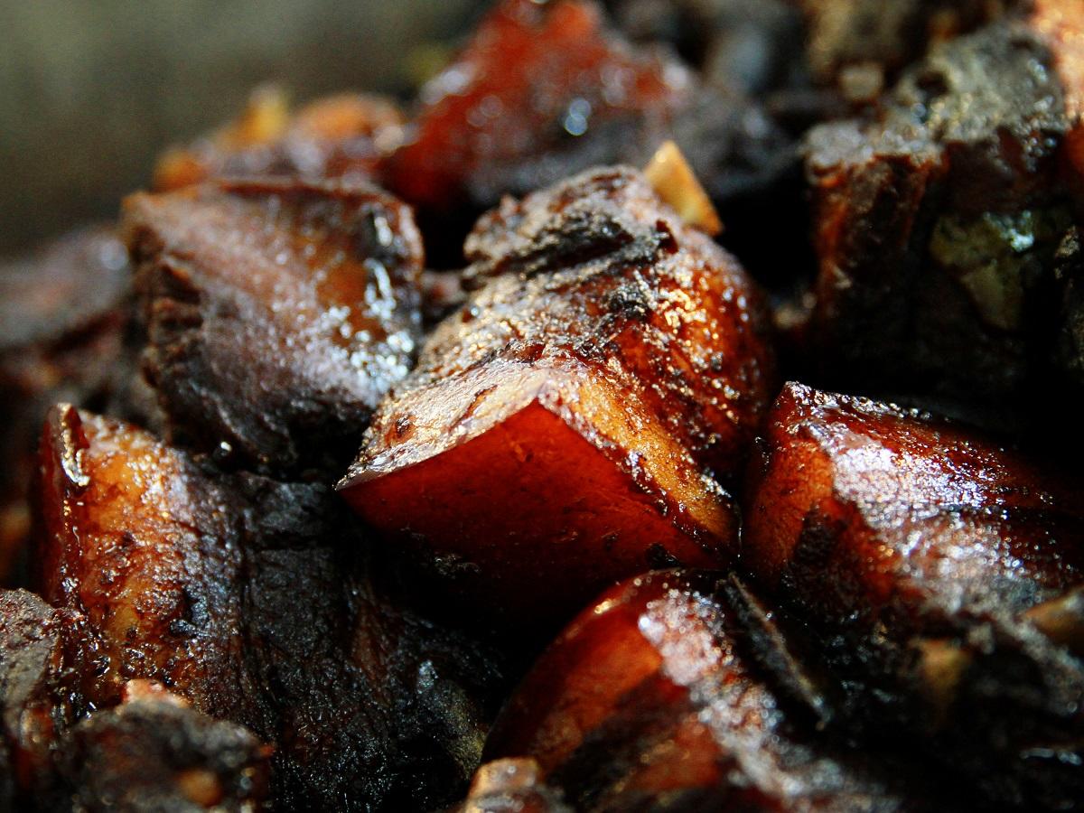 红烧肉怎样做才好吃肥而不腻（红烧肉怎样做的软嫩）-1