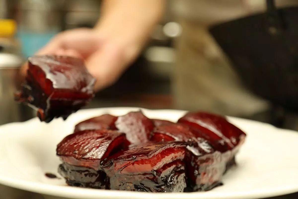 红烧肉怎样做才好吃肥而不腻（红烧肉怎样做的软嫩）-4