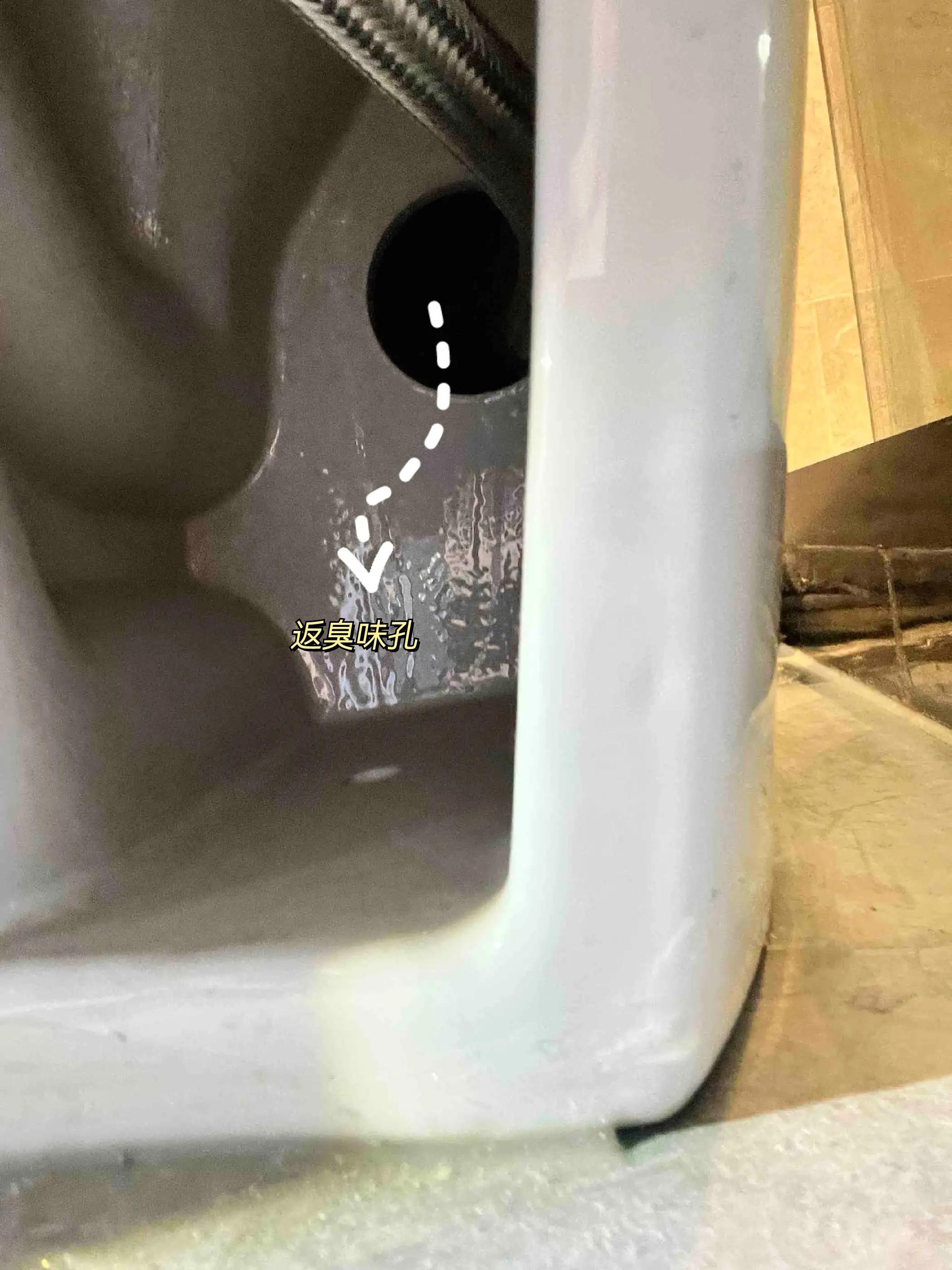 卫生间反味什么原因？-8