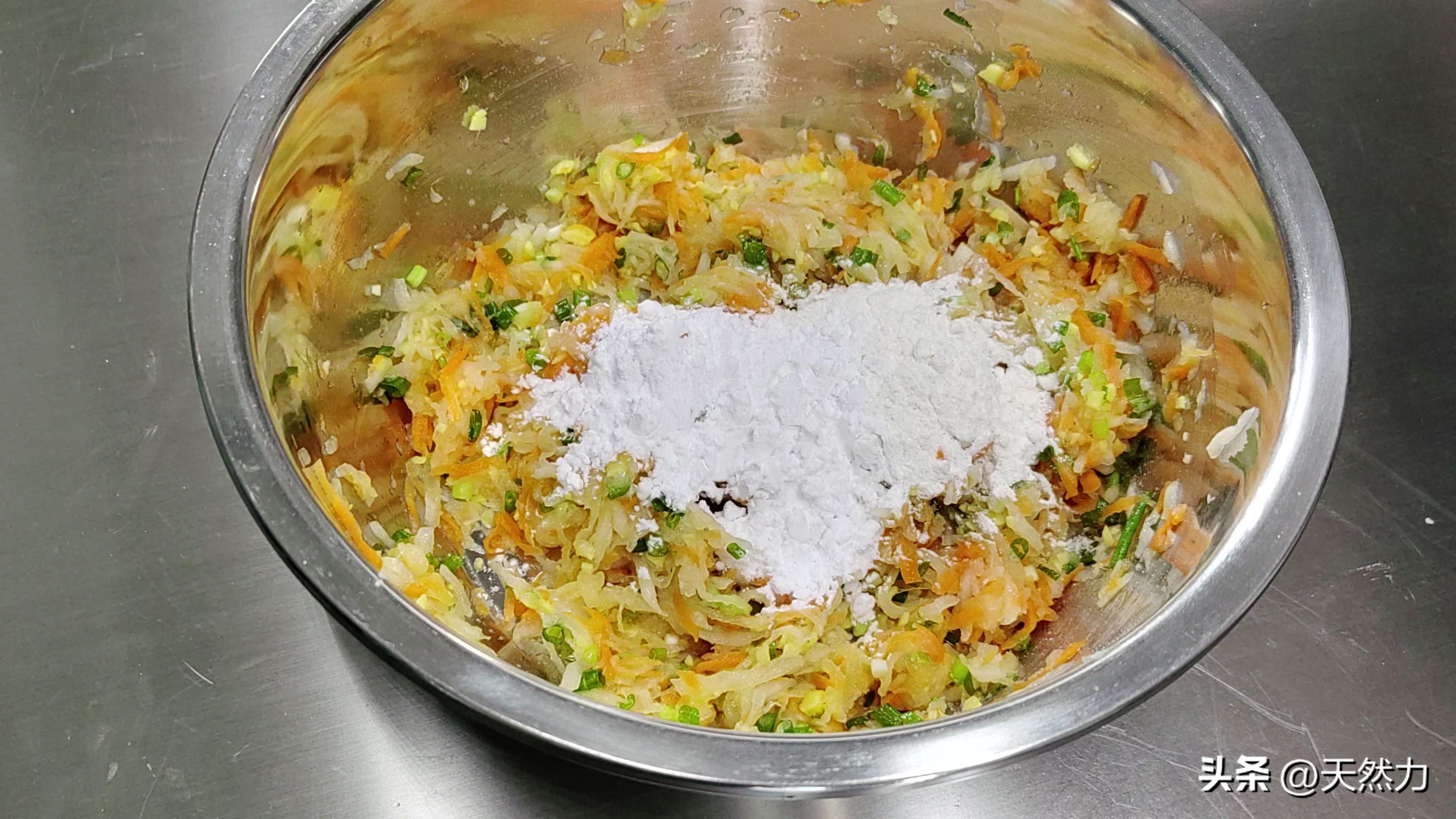 萝卜丸子家常做法简单（萝卜丸子怎么炸好吃酥脆）-12