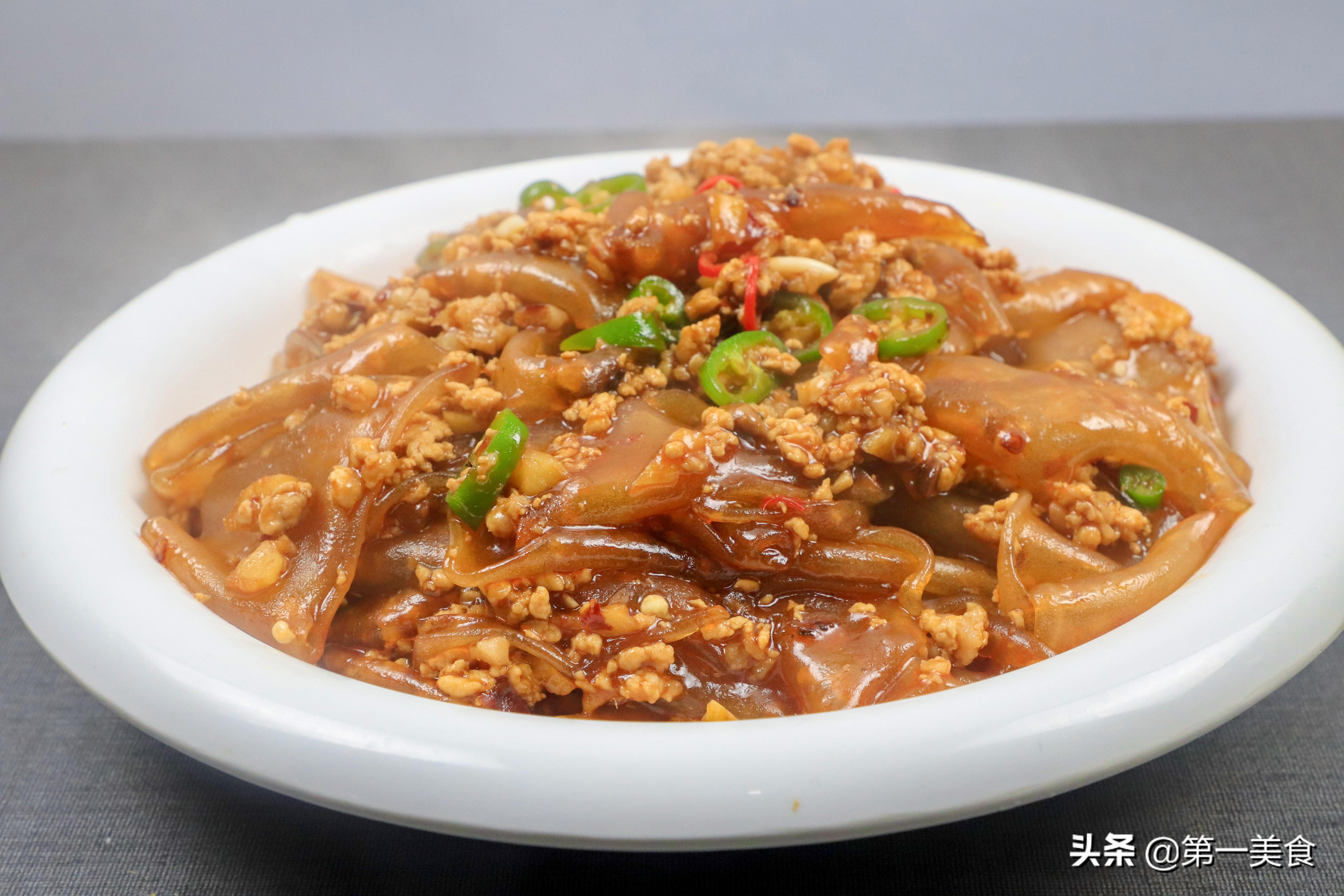 粉皮怎么炒不粘在一起（炒粉皮怎么让不粘不坨）-2