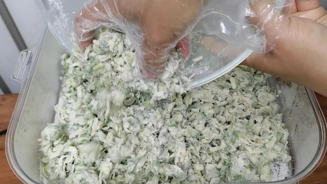 蒸槐花要蒸几分钟，洋槐花怎么蒸好吃？-8