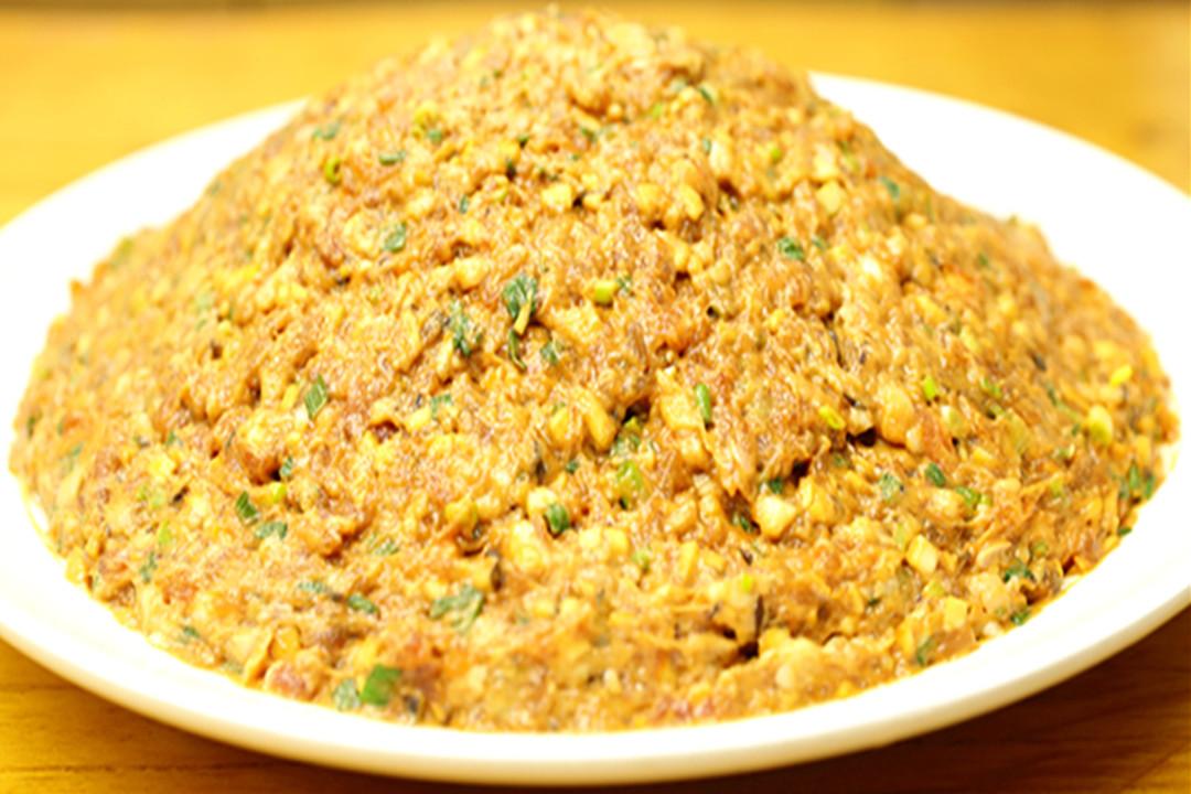 香菇鸡蛋饺子馅的做法（调饺子馅怎么调好吃又嫩）-12
