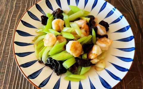 炒虾仁怎么做（虾仁怎么炒什么好）