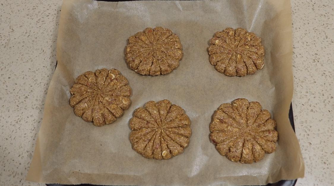 烤箱烤饼干最简单的家常做法（烤箱烤饼干要烤多久）-16