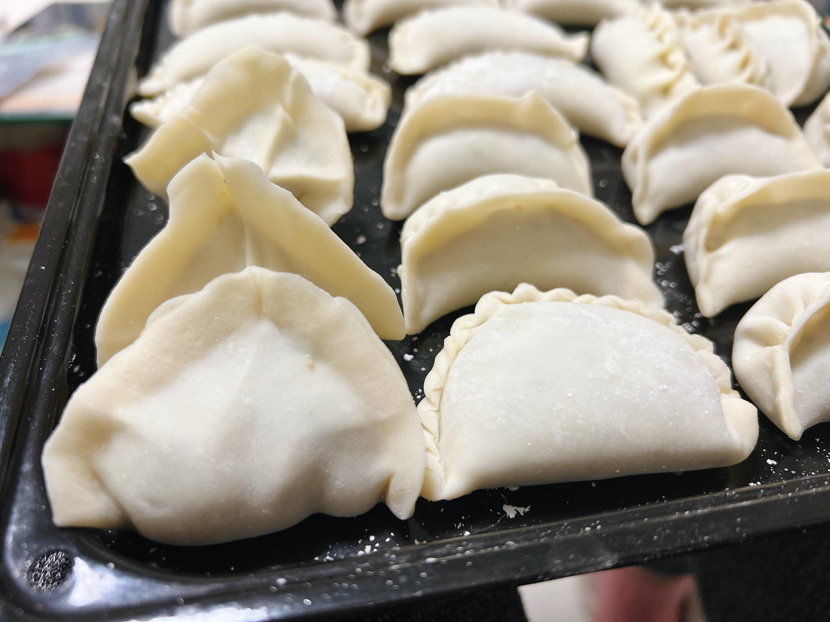 东北水饺的包法 正宗东北饺子包法-1