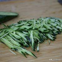 黄瓜大虾馅饺子怎么做_虾仁黄瓜饺子馅的配料及做法-2