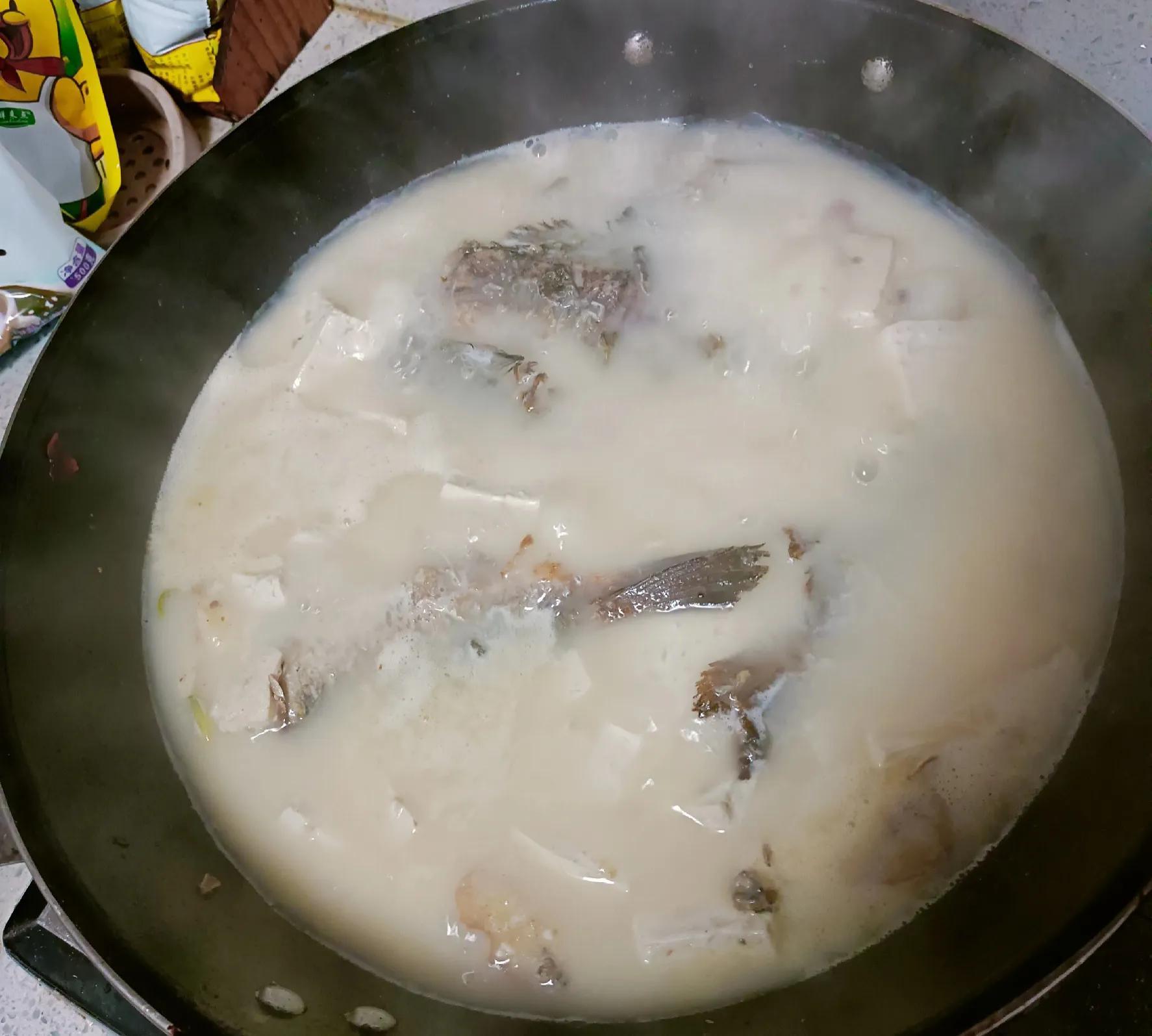 鲫鱼豆腐汤怎么炖好喝又营养「干货」-5