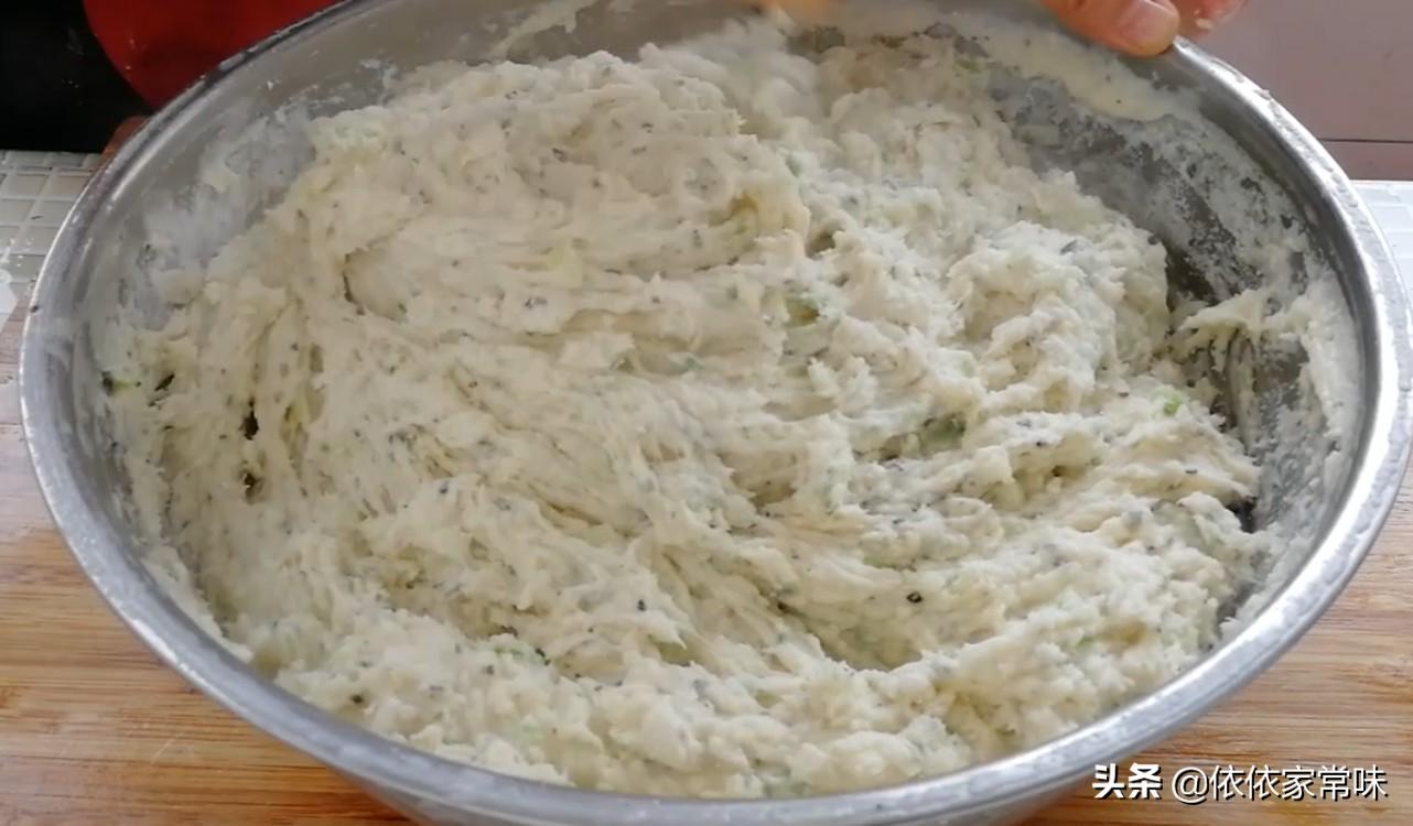 油饼的家常做法又松又软（油饼怎么做好吃）-4