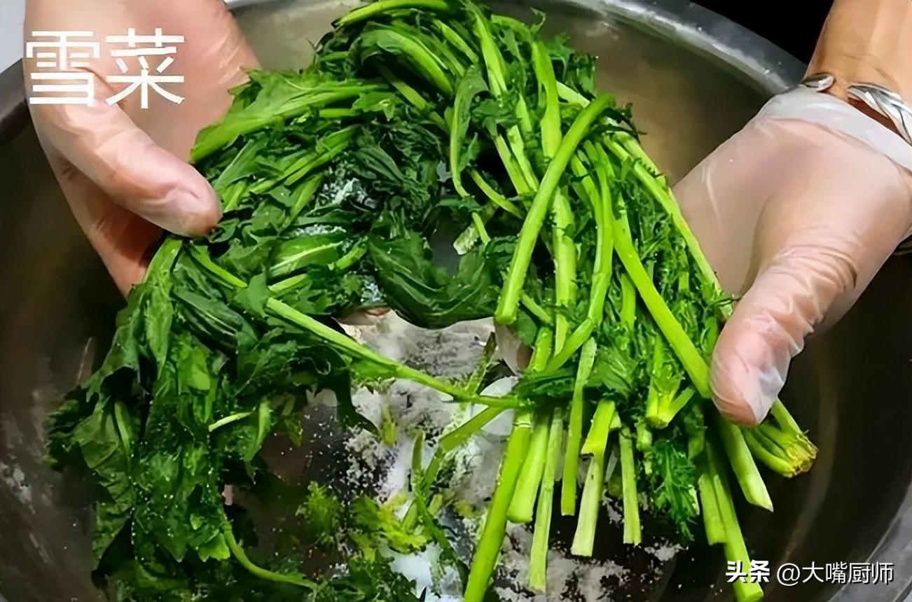 如何腌制雪里蕻更好吃 雪里红不放盐的腌制方法-4