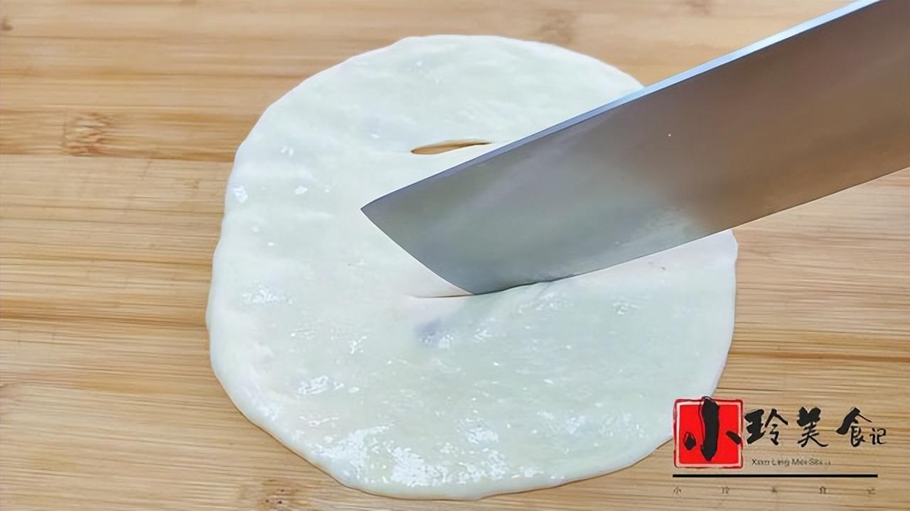 发面炸油饼的做法大全，酵母发面炸油饼的方法-13