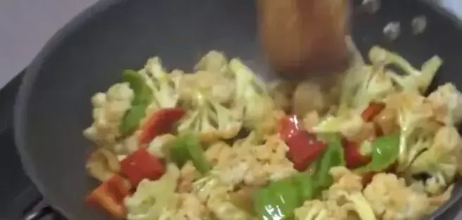 怎样做花菜好吃又简单（花菜怎么做最好吃）-8