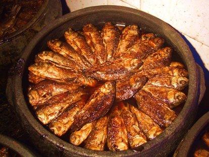 怎样做酥鱼好吃又简单 （酥鱼的做法家常做法）-1