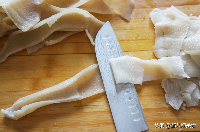 猪皮冻熬到什么程度最佳_一碗肉皮三碗水做皮冻-5