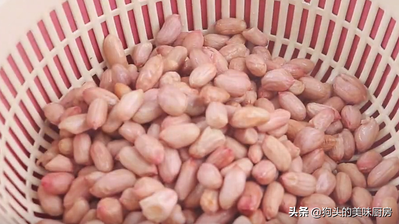炸花生米怎么炸才香又脆（老式花生糖的做法）-5