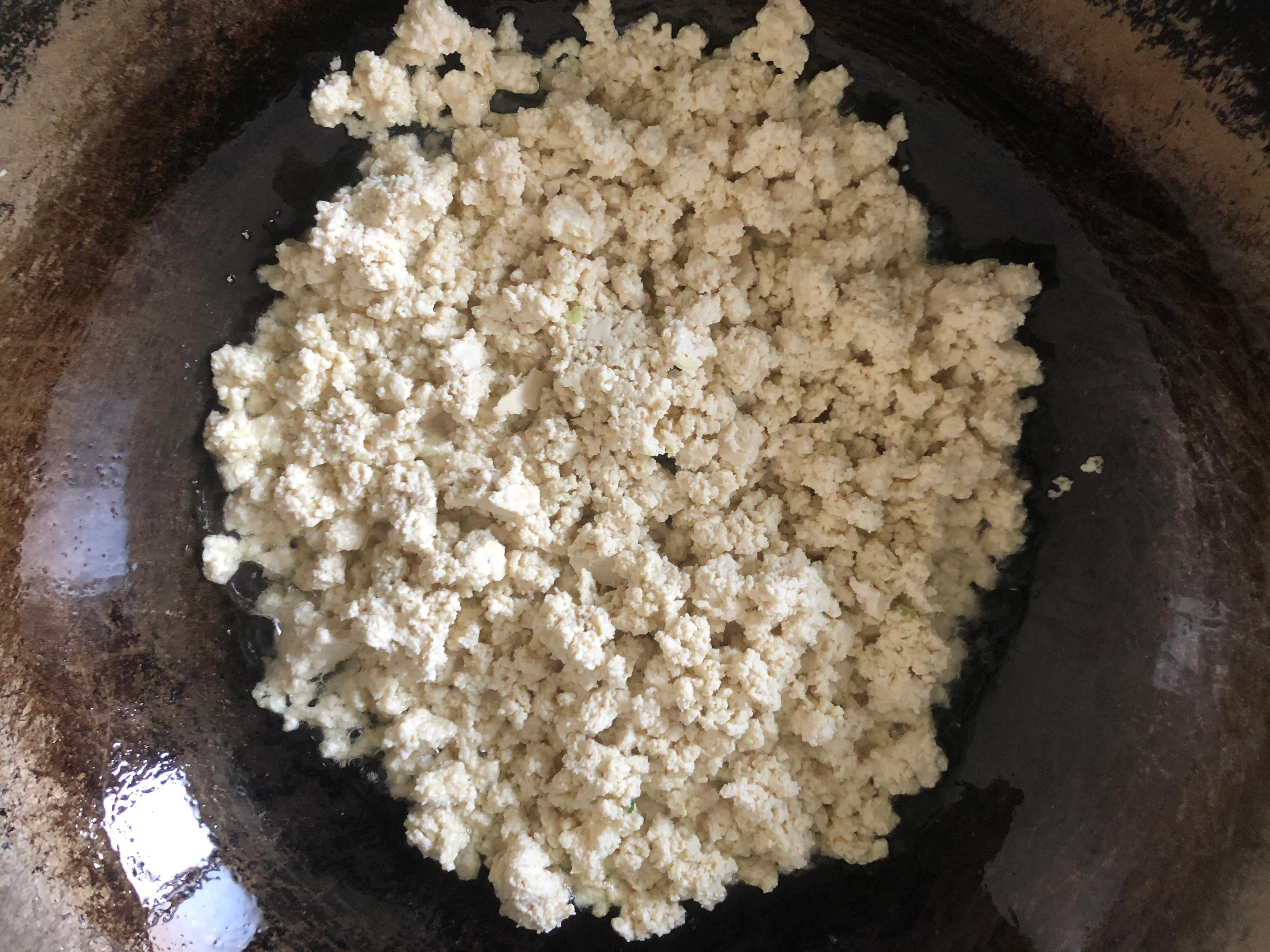 芹菜豆腐包子馅的做法（芹菜豆腐蒸包怎么做好吃）-9