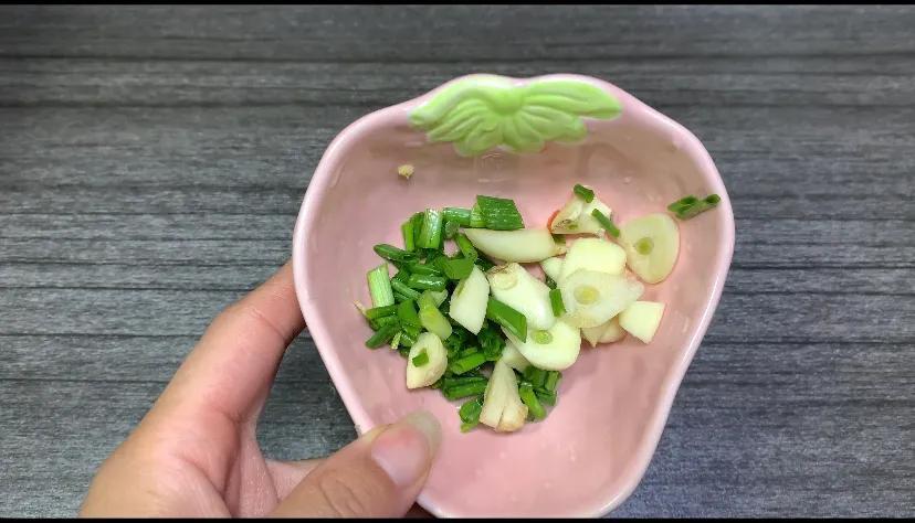 瓜片炒鸡蛋怎么做好吃_西葫芦炒鸡蛋的家常做法-9