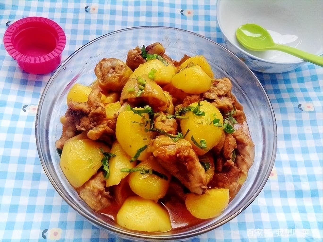 土豆烧鸡腿肉怎么做好吃（炒鱼片用什么配料）-4