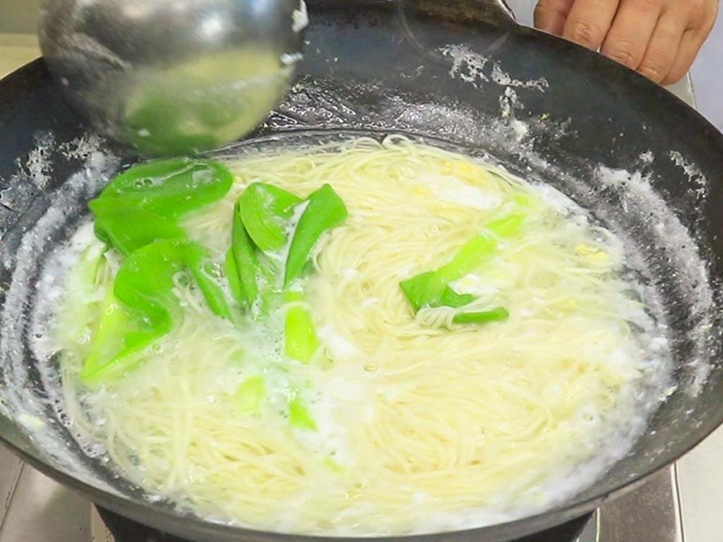 面条的制作方法以及配方（在家如何自制面条）-4