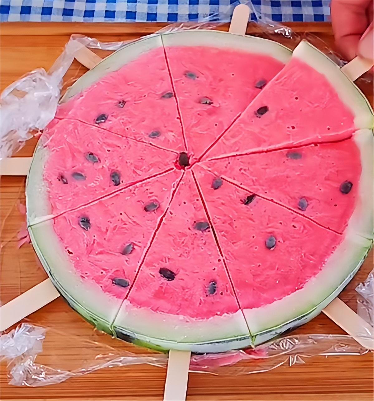 西瓜冰淇淋怎么做简单（做一个西瓜味的冰激凌）-1