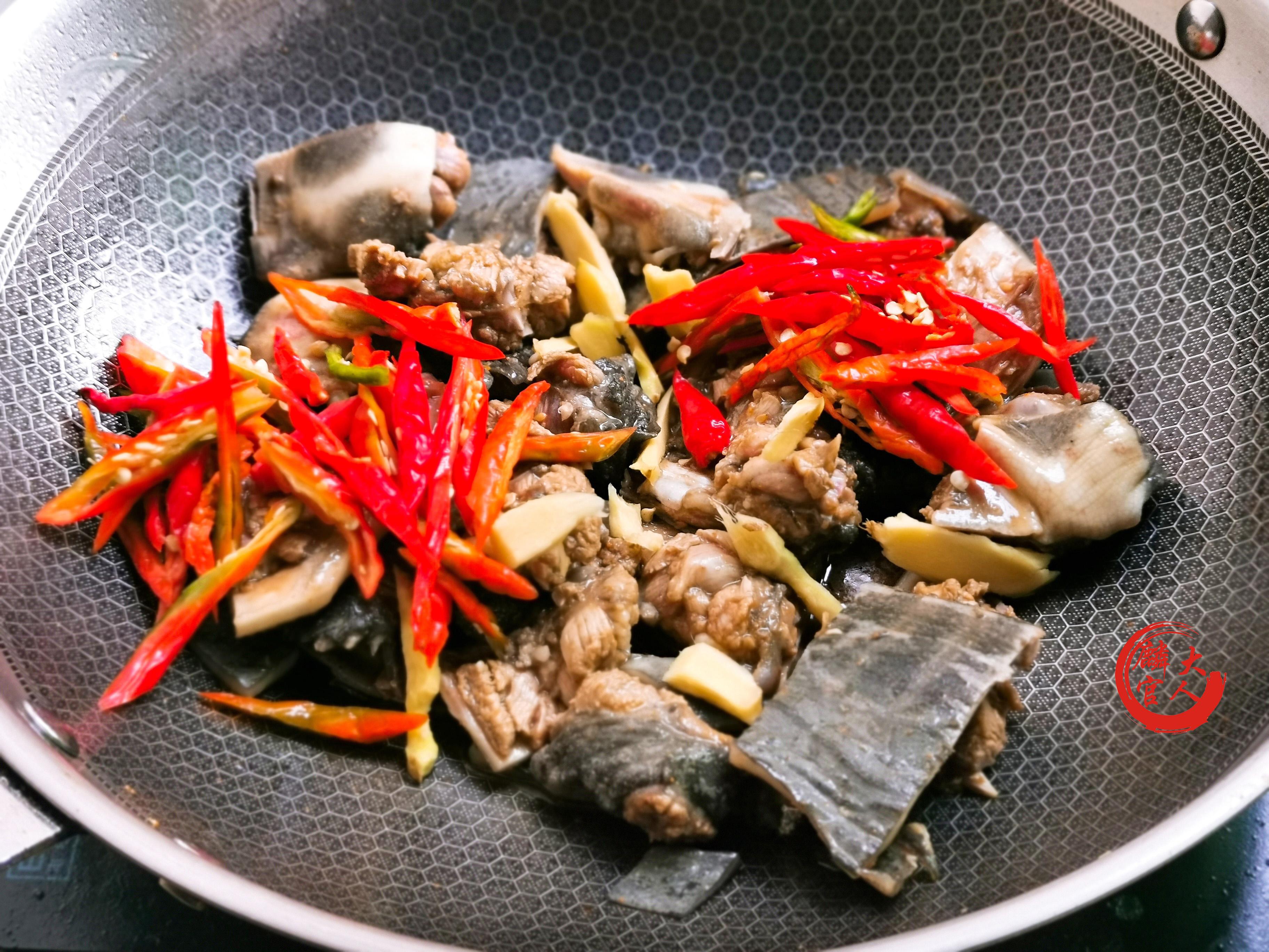 甲鱼怎样宰杀（甲鱼和什么一起炖最好）-12