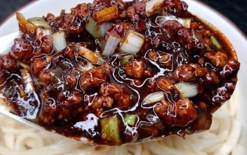 杂酱面的肉酱做法与配料（杂酱面杂酱臊子怎么做）-5