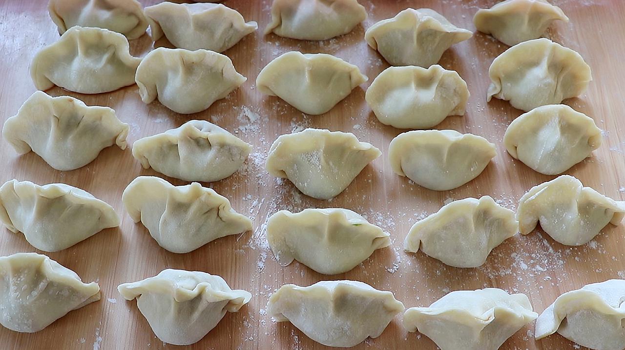 牛肉饺子馅怎么做好吃（牛肉馅儿怎么调）-3