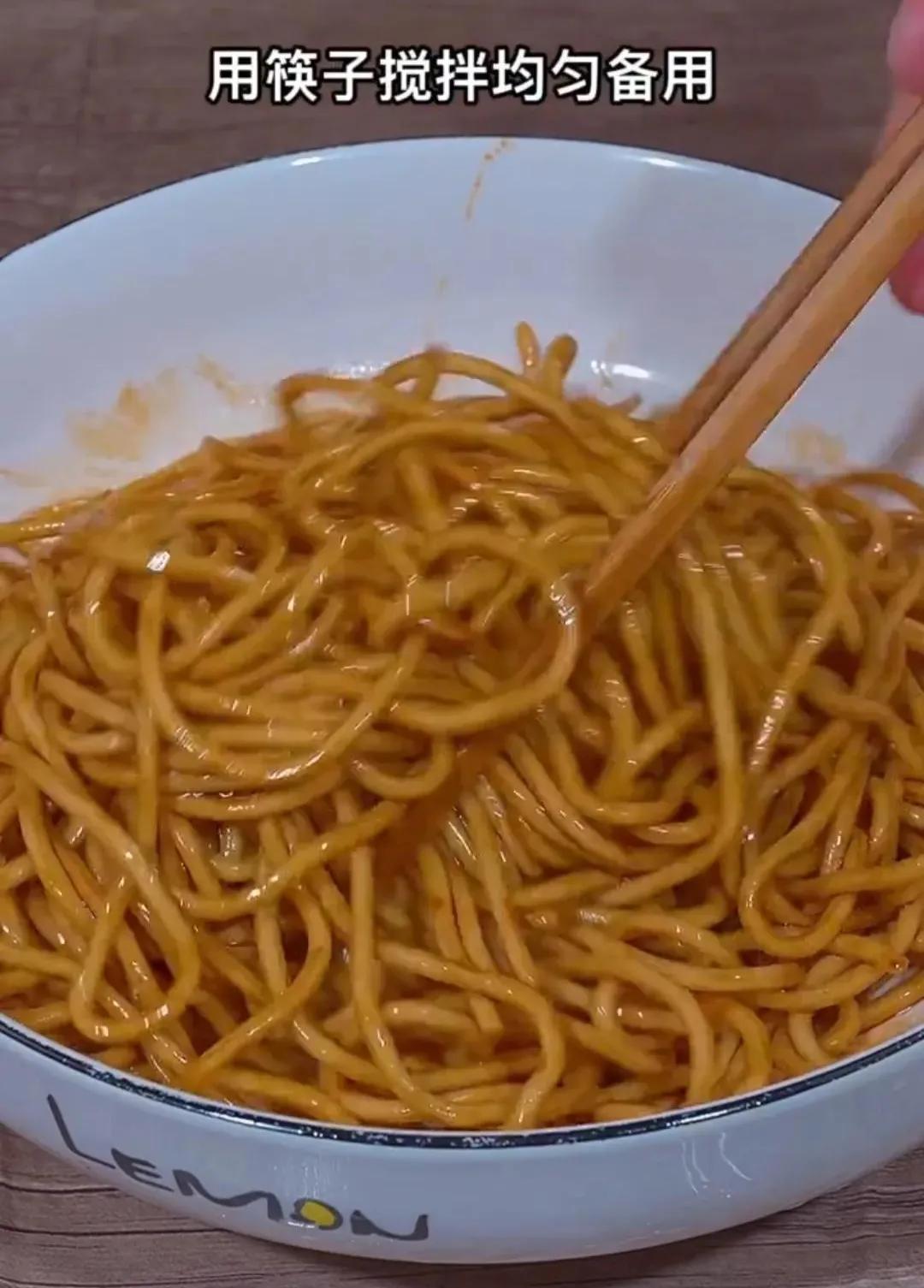 炒面的做法简单又好吃（炒面怎么做的）-9