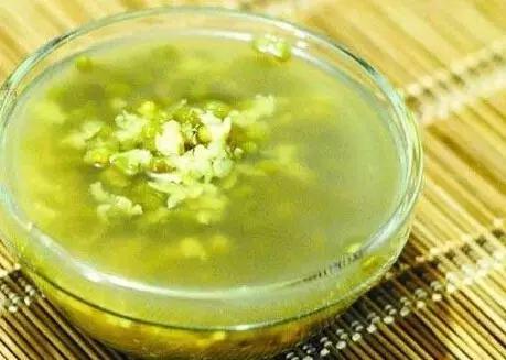 绿豆怎么煮容易烂小窍门（怎样煮绿豆粥又快又烂）-1