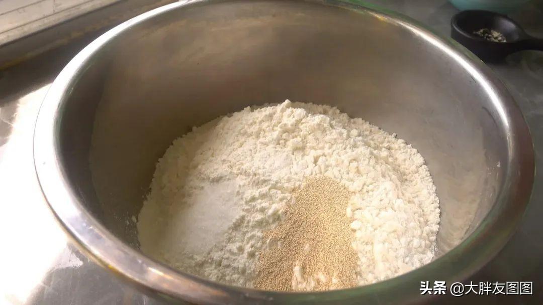 电饭煲面包的做法_电饭煲做面包用哪个功能键-2