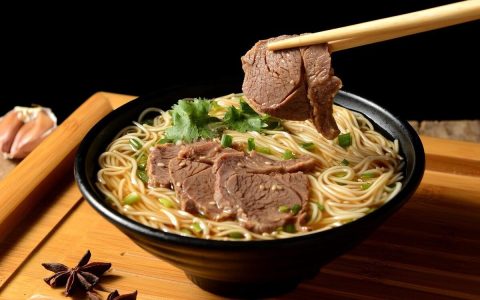 手工拉面的做法和配方_拉面做法全过程