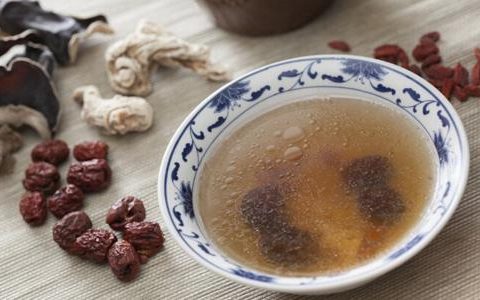 桂圆枸杞茶可以天天喝吗（枸杞桂圆泡茶能长期喝吗）
