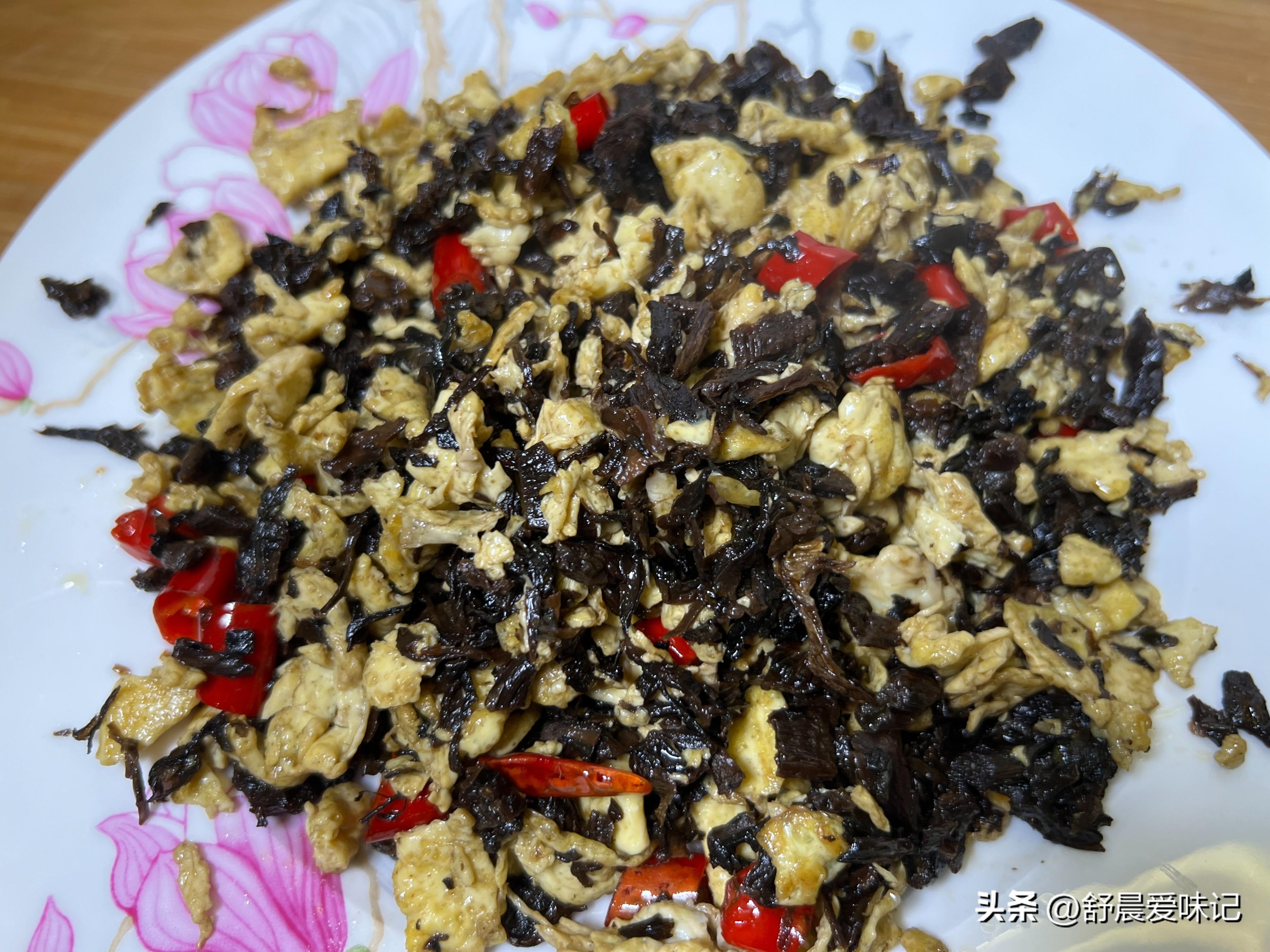 梅干菜怎么做菜，梅干菜炒鸡蛋的做法大全-2