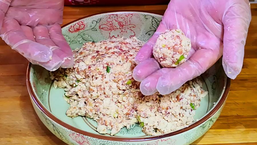 豆腐丸子的做法和配方（豆腐做成丸子怎么做好吃）-6
