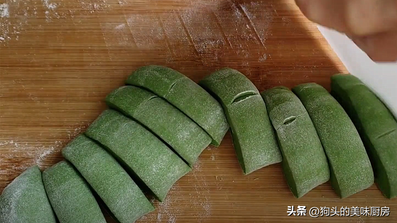 卷饼可以卷什么菜好吃（菠菜卷怎么做好吃窍门）-10