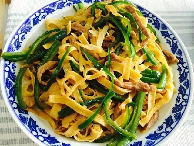 泡干豆腐皮的做法（油炸豆皮怎么做好吃）-5
