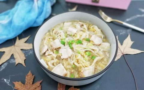 酸菜炖粉条五花肉的做法（五花肉粉条炖酸菜怎么做）
